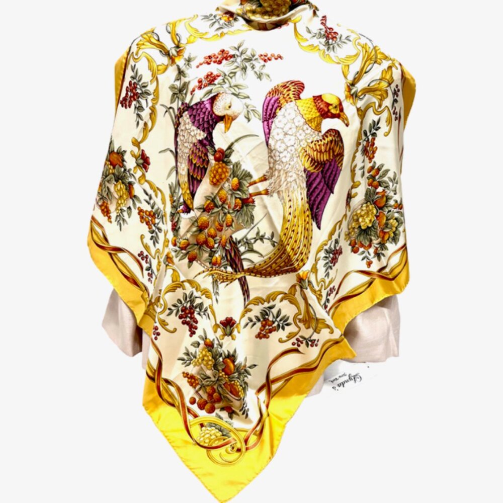 Beautiful Salvatore Ferragamo Scarf 100% SilkSatin 34" Ivery gold Love Birds(58